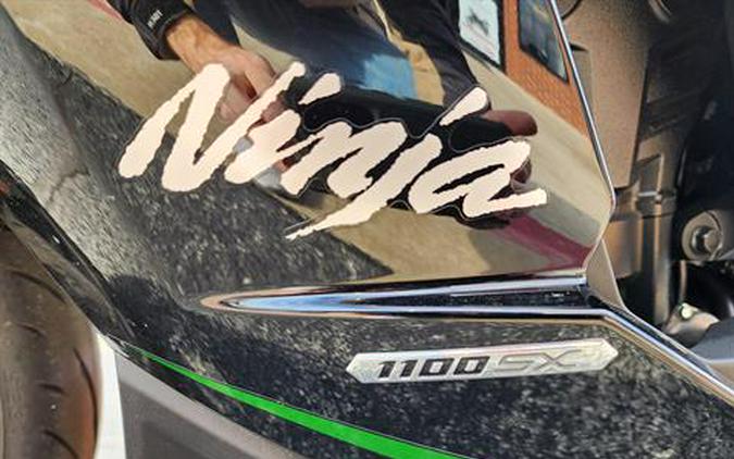 2025 Kawasaki Ninja 1100SX SE ABS
