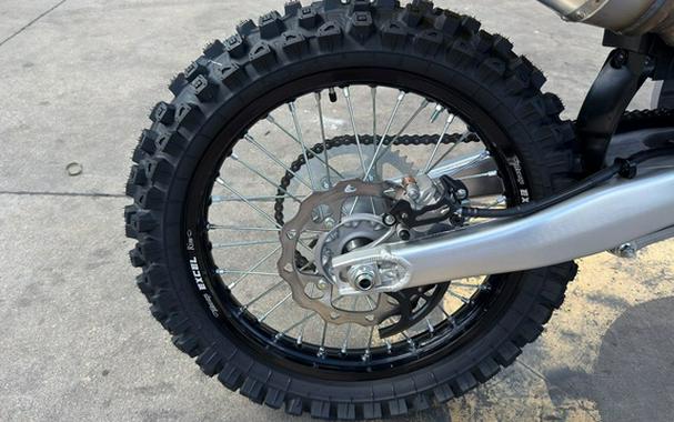 2027 Suzuki RM-Z450M7