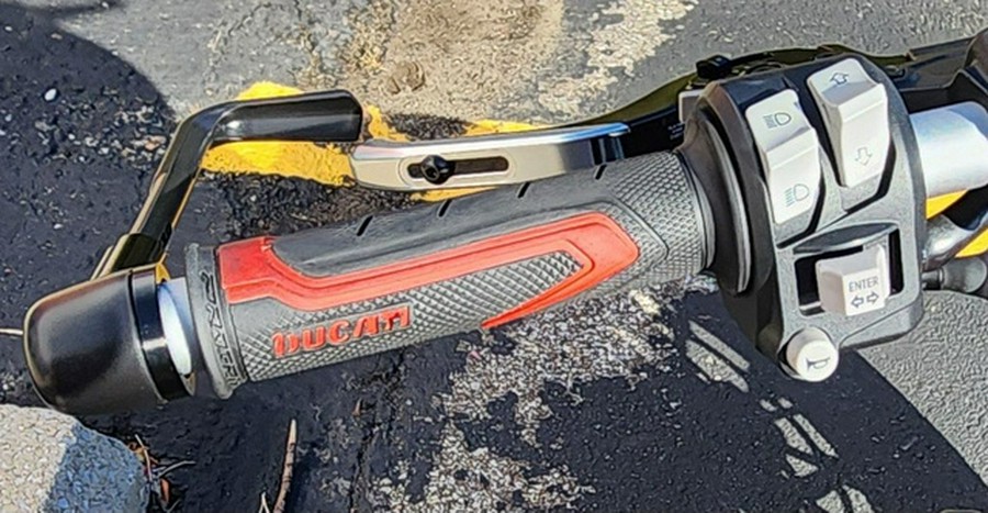 2018 Ducati Monster 821 Red