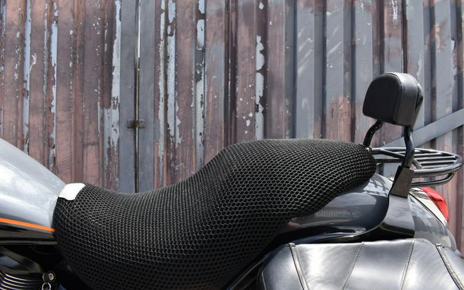 2019 Kawasaki Vulcan® 900 Custom VN900C