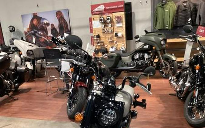 2023 Indian Motorcycle® Chief Dark Horse® Quartz Gray