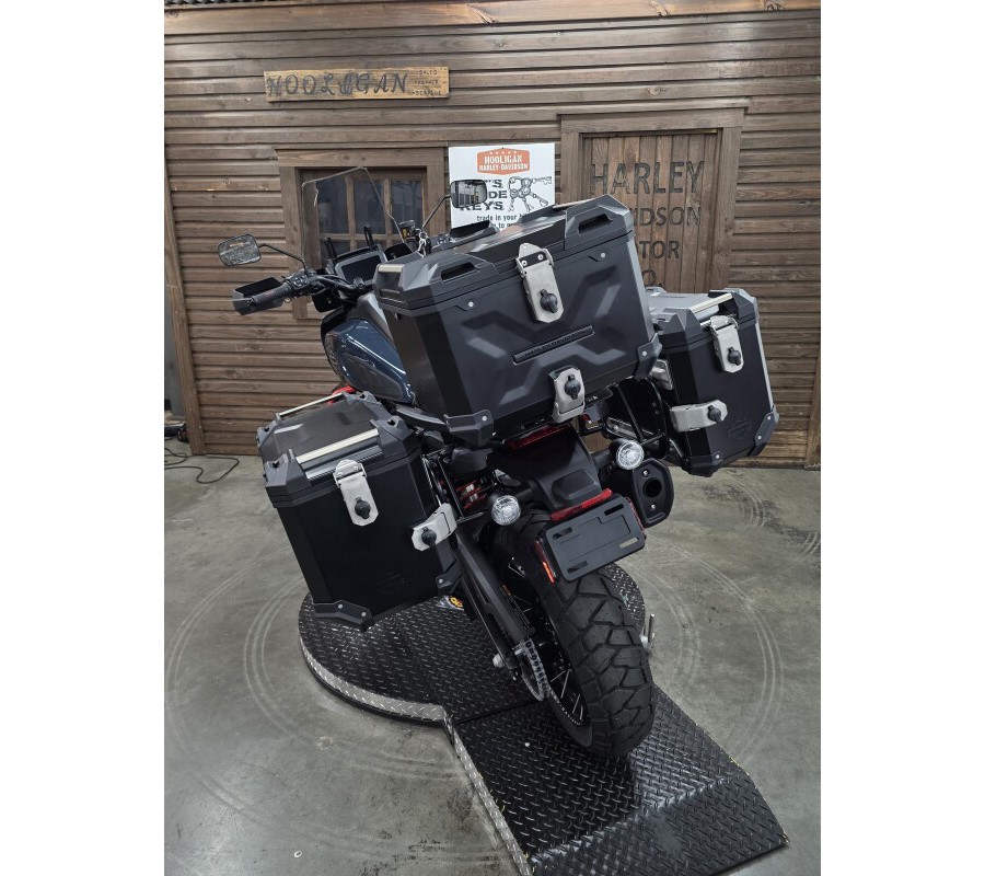 2025 Harley-Davidson® CVO™ Pan America® CARBON BLUE