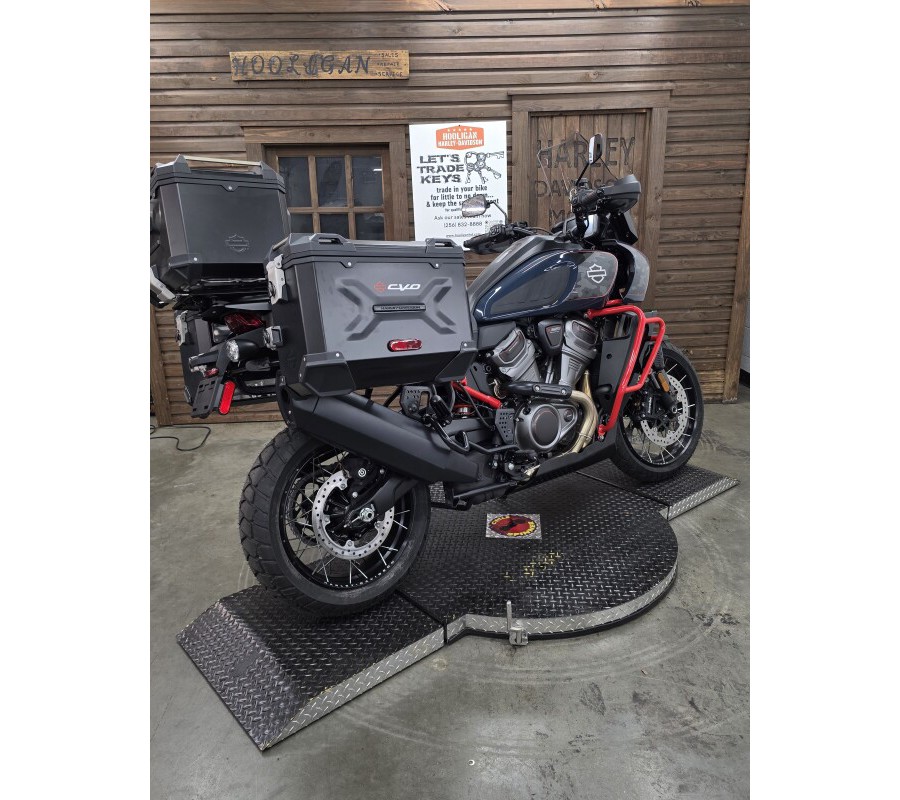 2025 Harley-Davidson® CVO™ Pan America® CARBON BLUE