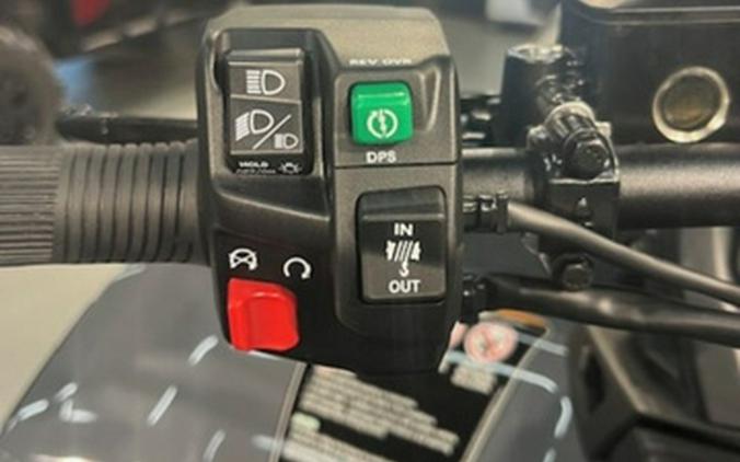 2026 Can-Am Outlander X mr 1000R Granite Grey