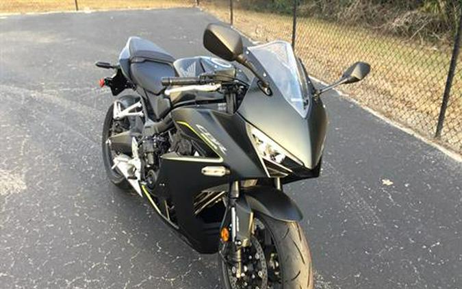 2026 Honda CBR650R E-Clutch