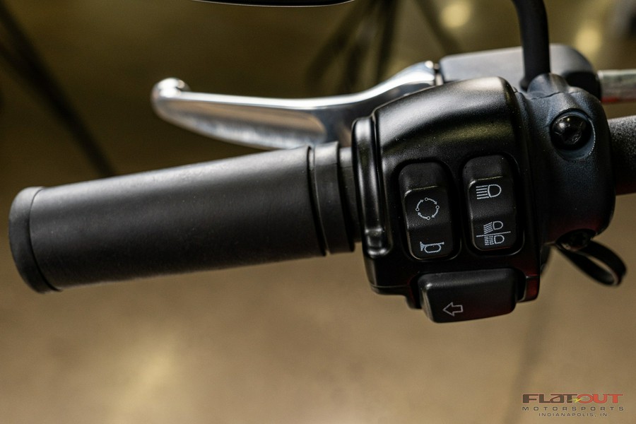 2022 Harley-Davidson® SOFTAIL STREET BOB 114