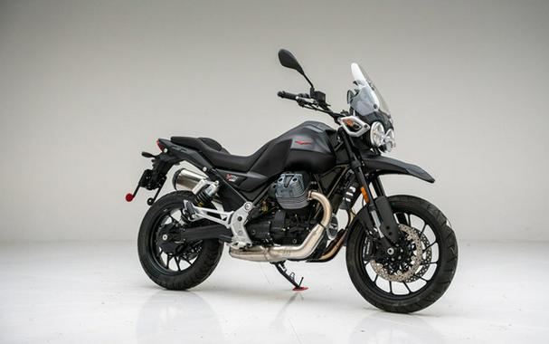 2025 Moto Guzzi V85 Strada