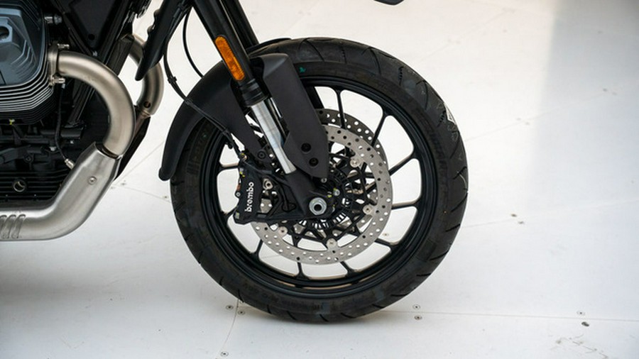 2025 Moto Guzzi V85 Strada