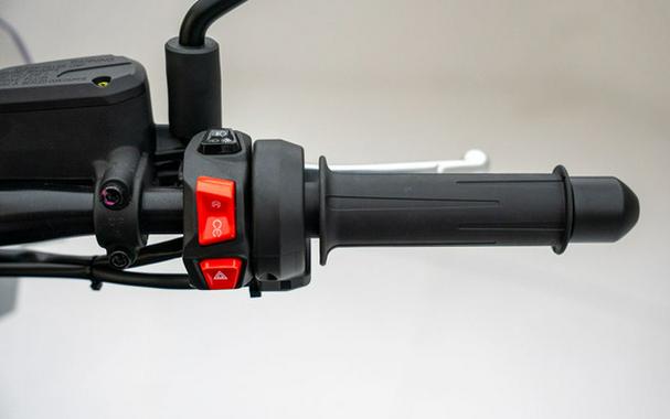 2025 Moto Guzzi V85 Strada