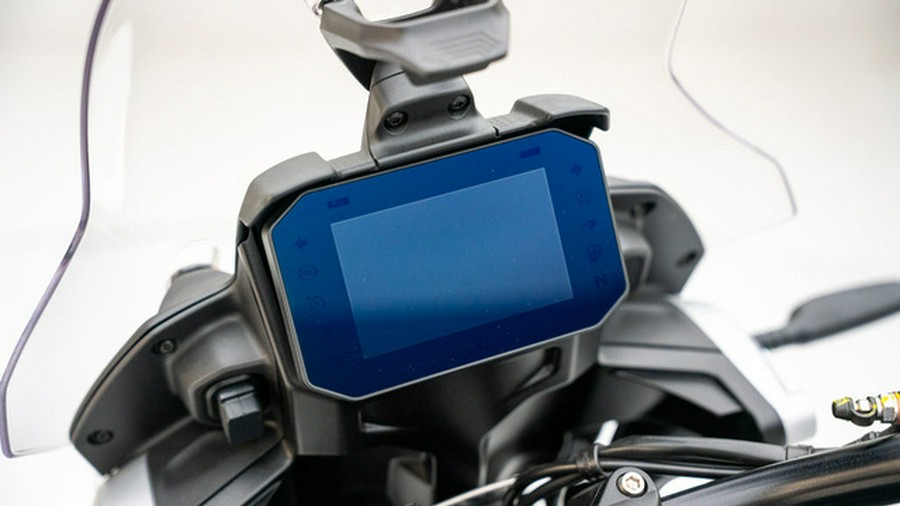 2025 Moto Guzzi V85 Strada