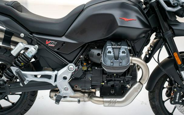 2025 Moto Guzzi V85 Strada