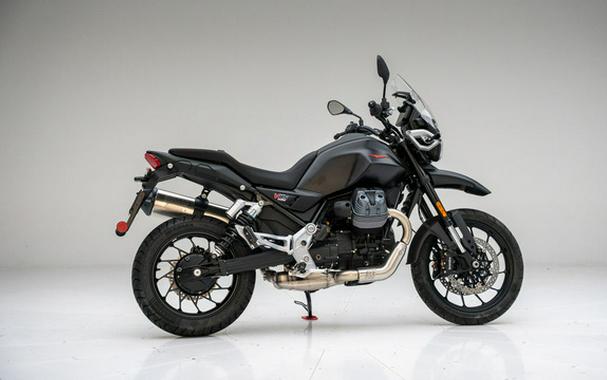 2025 Moto Guzzi V85 Strada