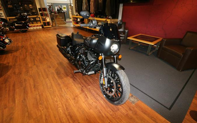 2025 Indian Motorcycle® Sport Chief RT Black Smoke
