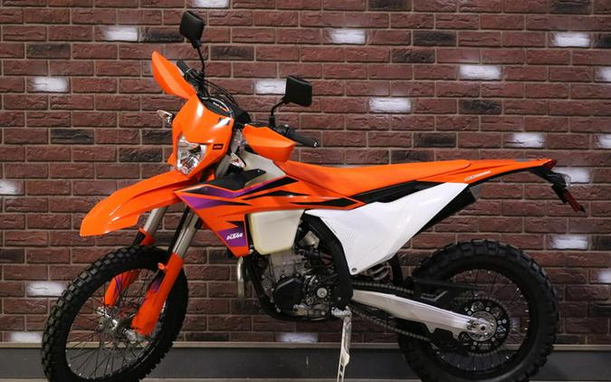 2024 KTM 500 EXC-F Six Days First Look [Fast Facts]