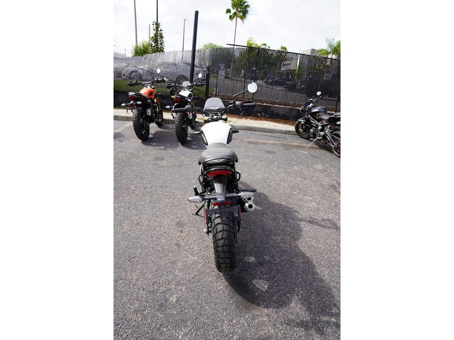 2026 Triumph Scrambler 400 XC