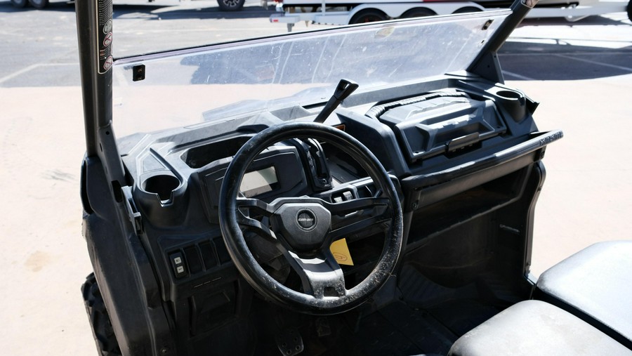 2023 CAN-AM DEFENDER DPS HD9