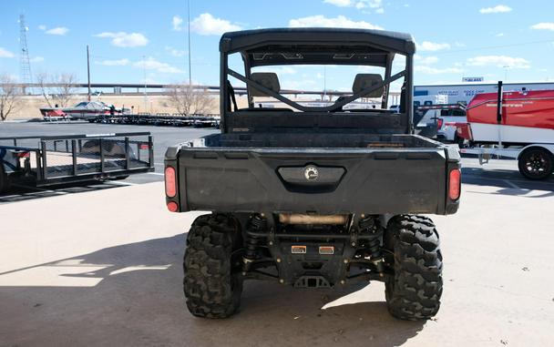 2023 CAN-AM DEFENDER DPS HD9