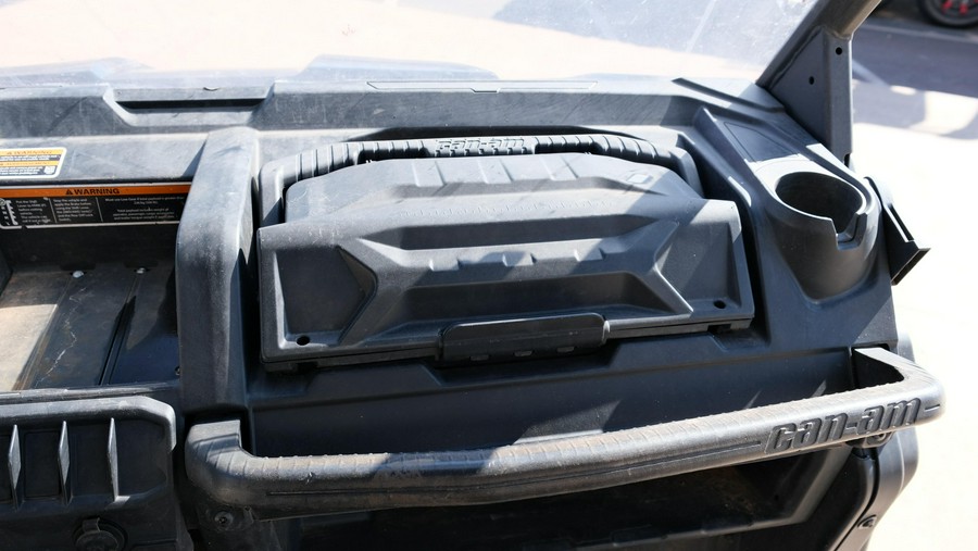 2023 CAN-AM DEFENDER DPS HD9
