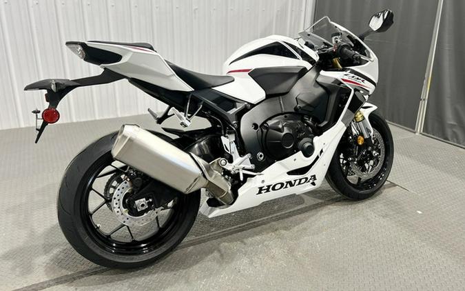 2026 Honda CBR1000RAT
