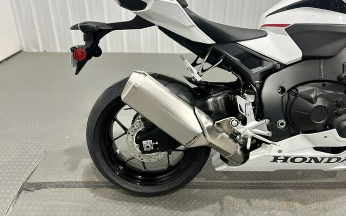 2026 Honda CBR1000RAT