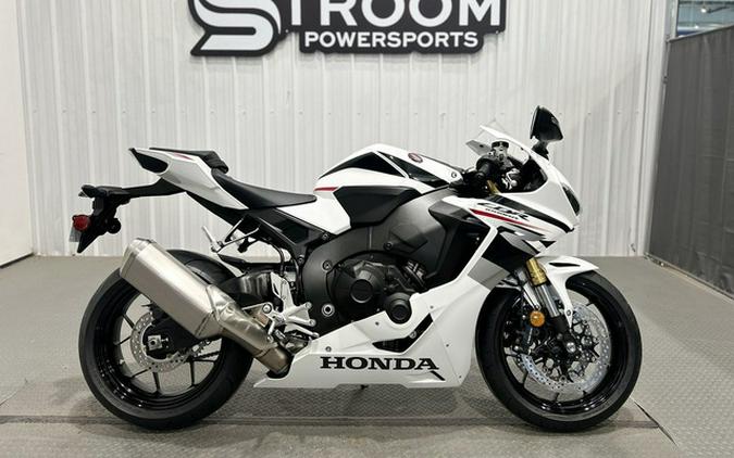 2026 Honda CBR1000RAT