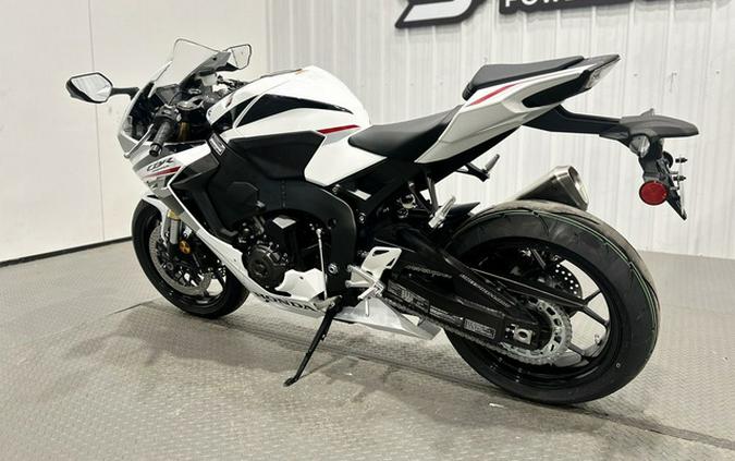 2026 Honda CBR1000RAT