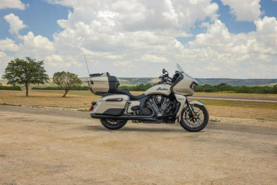 2022 Indian Motorcycle Pursuit® Dark Horse® with Premium Package