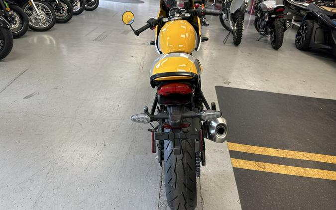 2026 Triumph Thruxton 400