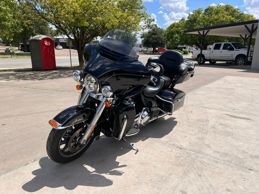 2015 Harley-Davidson® Ultra Limited Black