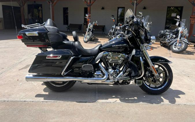 2015 Harley-Davidson® Ultra Limited Black