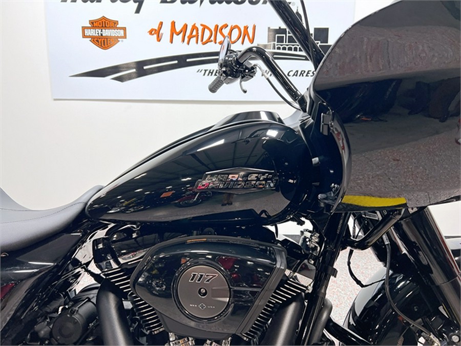 2024 Harley-Davidson Road Glide FLTRX VIVID BLACK & BLK TRIM.