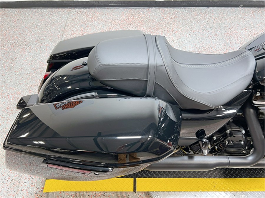 2024 Harley-Davidson Road Glide FLTRX VIVID BLACK & BLK TRIM.