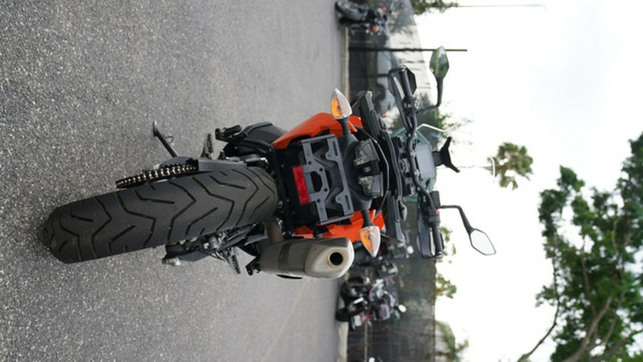 2022 KTM Adventure 890