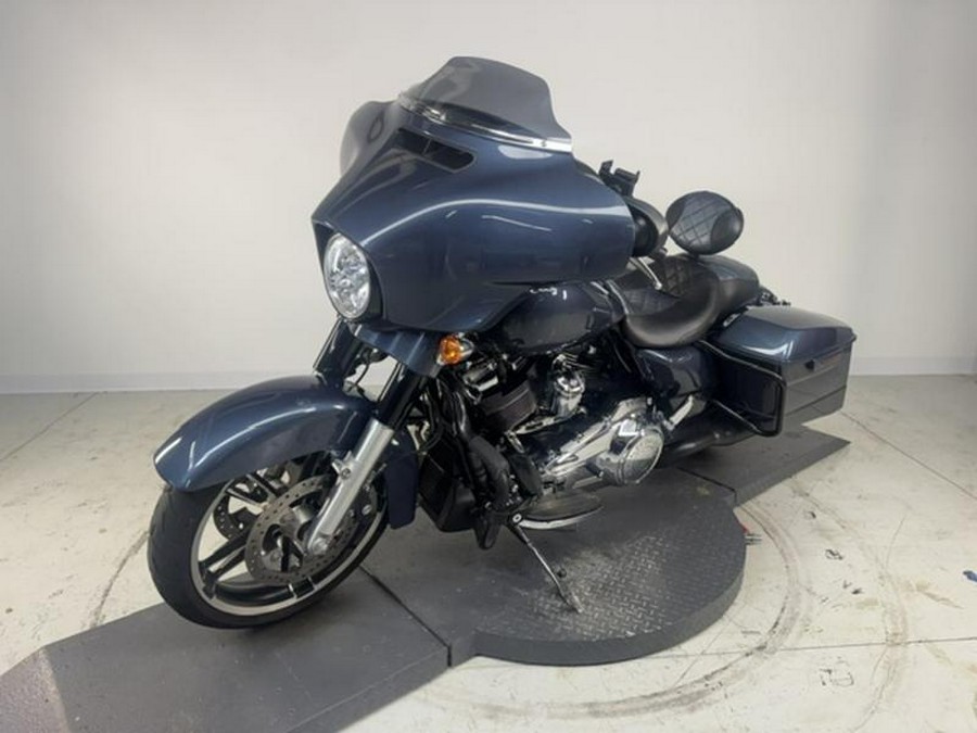 2017 Harley-Davidson® FLHXS - Street Glide® Special