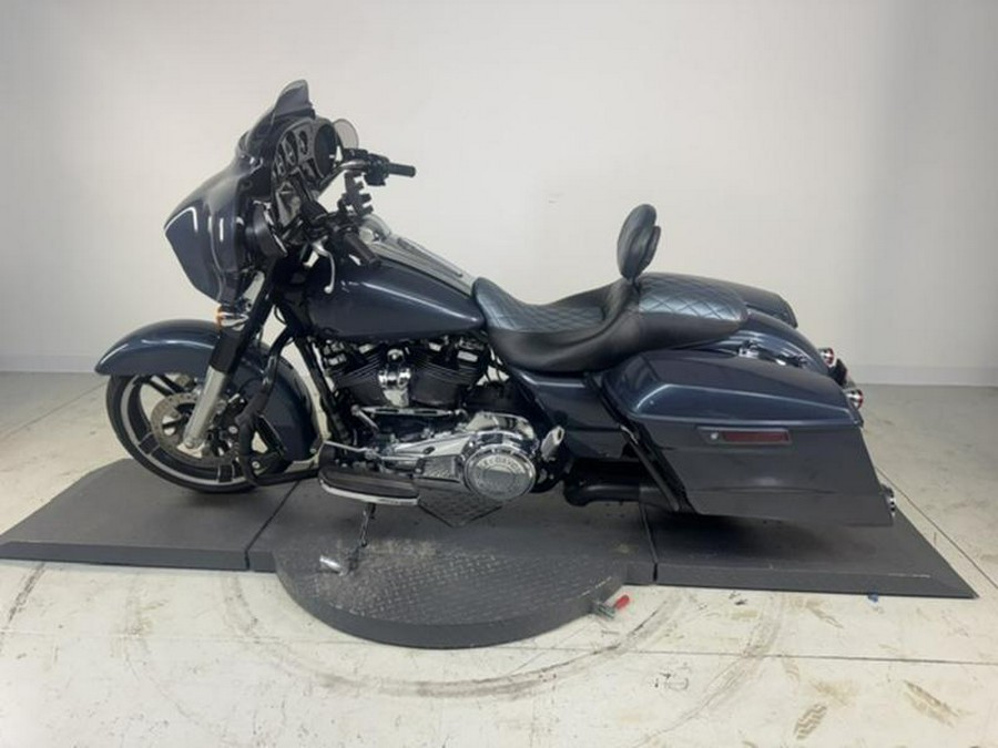 2017 Harley-Davidson® FLHXS - Street Glide® Special