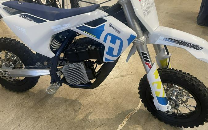 2023 Husqvarna Motorcycles EE 3