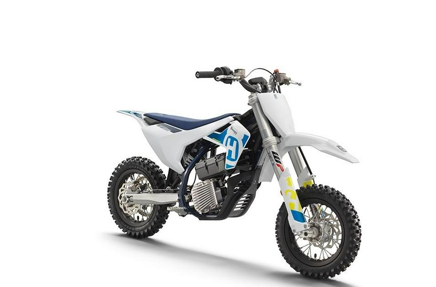 2023 Husqvarna Motorcycles EE 3