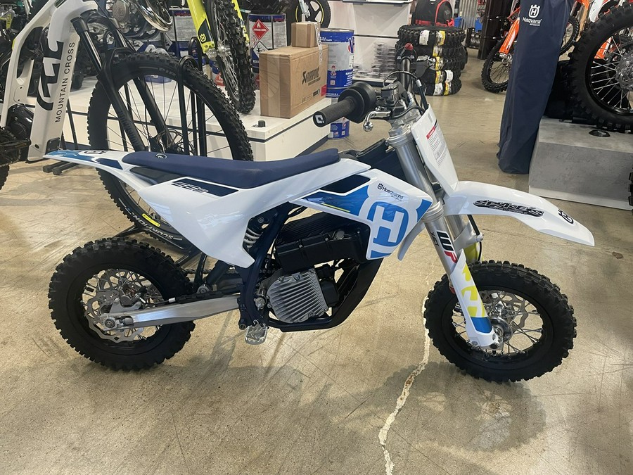 2023 Husqvarna Motorcycles EE 3