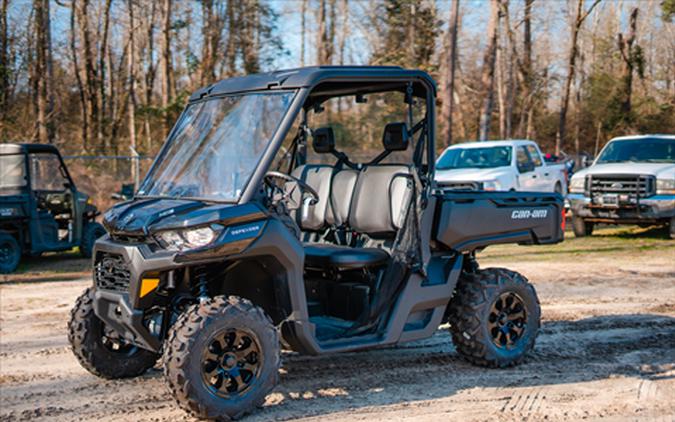 2023 Can-Am Defender DPS HD9