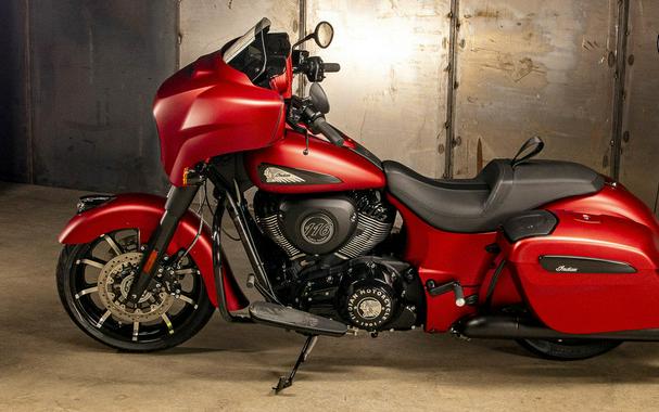 2024 Indian Motorcycle® Chieftain® Dark Horse® w/Powerband Audio Pkg Sunset Red Smoke