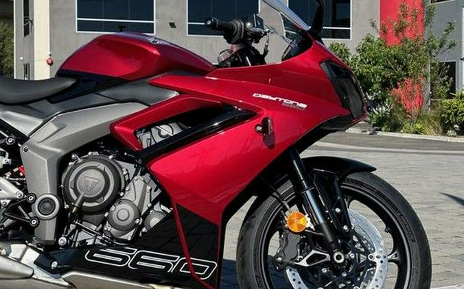 2025 Triumph Daytona 660 Carnival Red/Sapphire Black