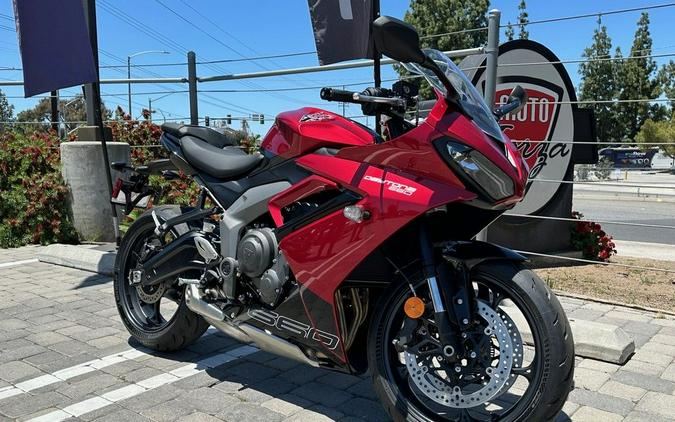 2025 Triumph Daytona 660 Carnival Red/Sapphire Black