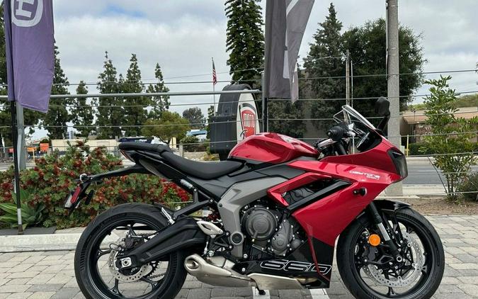 2025 Triumph Daytona 660 Carnival Red/Sapphire Black