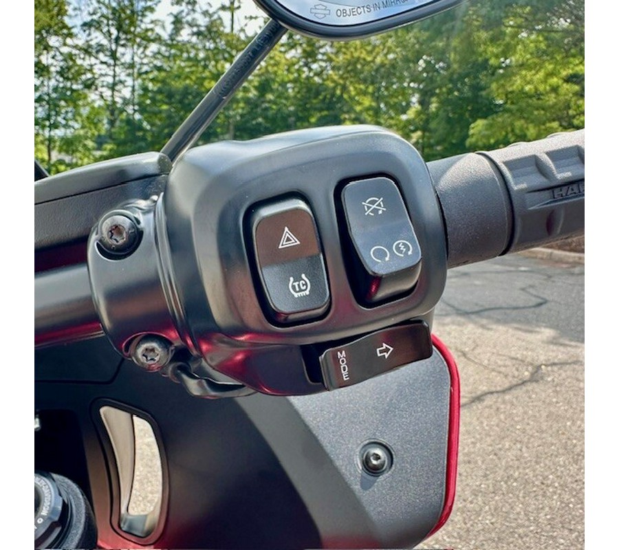 2025 FXLRST Low Rider™ ST