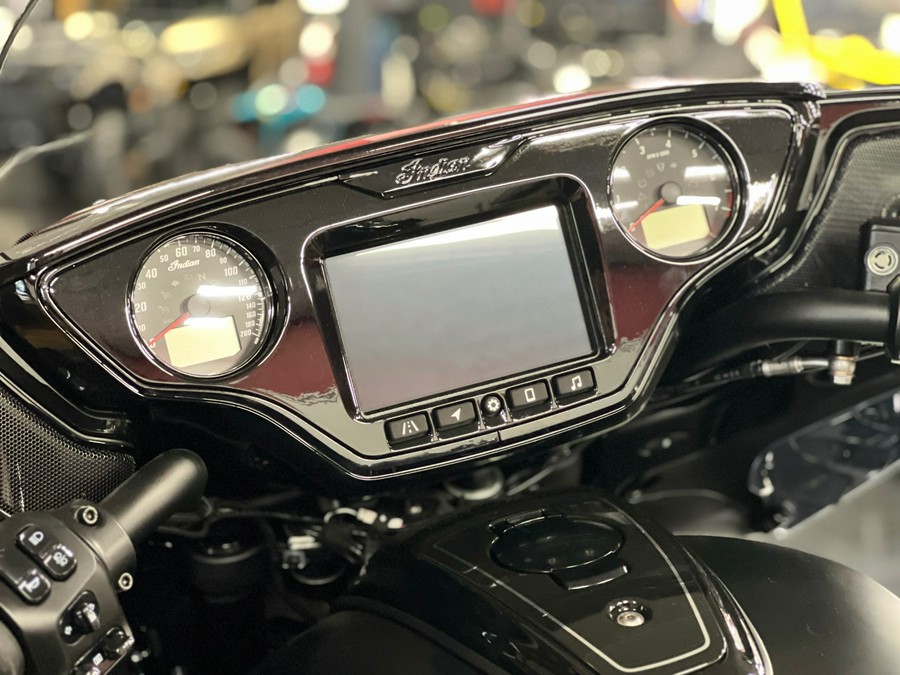 2025 Indian Motorcycle Roadmaster® PowerPlus Dark Horse® with 112 and PowerBand Audio Package