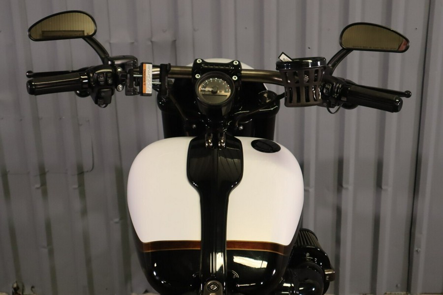 2017 Harley-Davidson® CVO™ Pro Street Breakout® FXSE