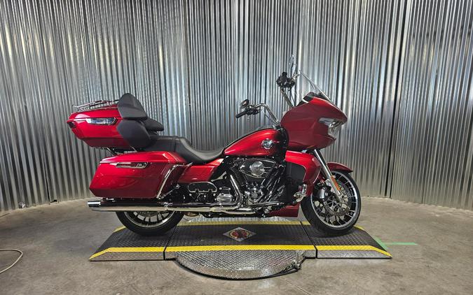 2026 Harley-Davidson Road Glide Limited BRILLIANT RED W/ PINSTRIPE