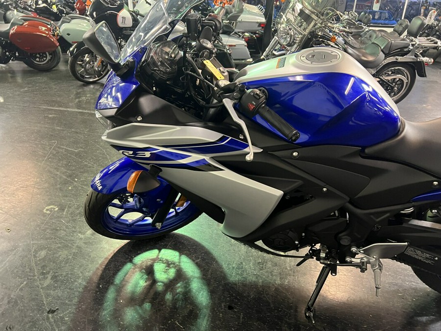 2016 YAMAHA YZF-R3 BLUE/SILVER