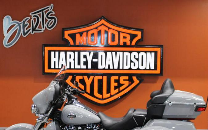 2024 Harley-Davidson® FLHTCUTG - Tri Glide® Ultra