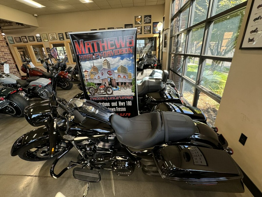 2024 Harley-Davidson Road King Special Vivid Black